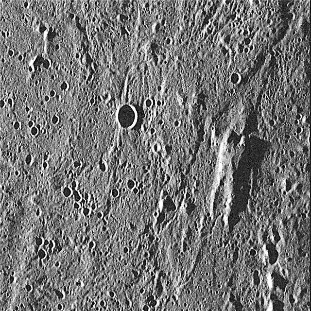 Forma Humanóide Manchada em Mercúrio