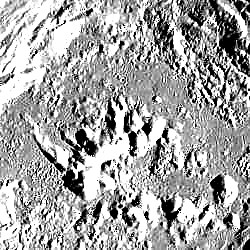 Κεντρικές κορυφές του κρατήρα Zucchius