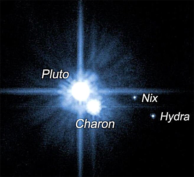 Etäisyys Plutoon