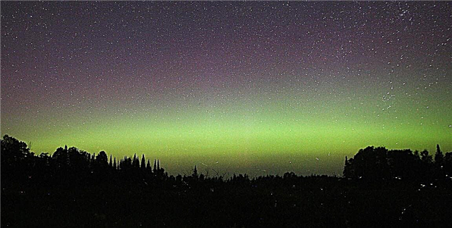 Auroras Dance Over Northern U.S. Noaptea trecută, se poate întoarce în această seară