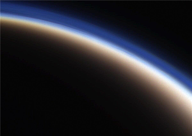 À beira de Titã