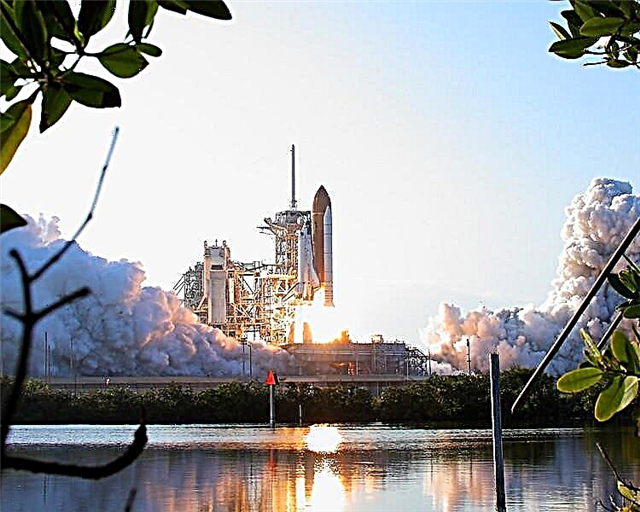 Galería del día del lanzamiento de STS-133