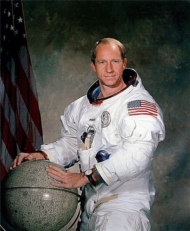 Apollo 15 Astronaut Al Worden telah Meninggal