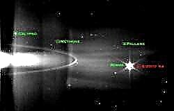 Касини разкрива невидими пръстени в Сатурн