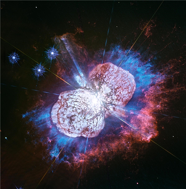 Hubble a une toute nouvelle image de la Massive Star Eta Carinae. Ça pourrait exploser en supernova n'importe quel jour maintenant