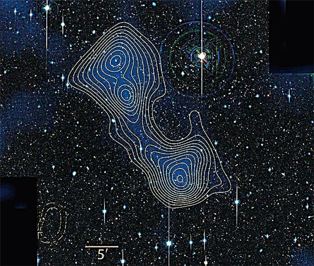 Tamsiosios medienos siūlai sujungia galaktikas kartu
