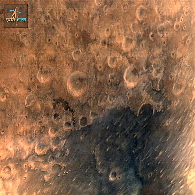 Индијска МОМ снимила прву слику Црвене планете