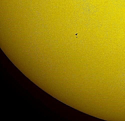 Niesamowite zdjęcia promu i Hubble'a przelatującego słońca