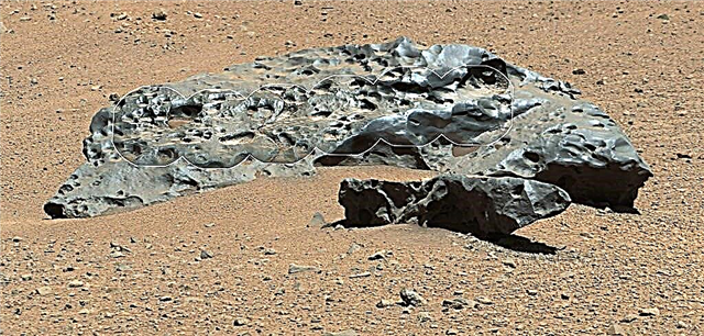 Rock on! Radovednost opazi meteorit težkih kovin