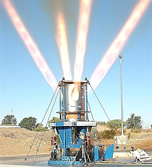 Teste de queima bem-sucedido do motor Orion Jettison (vídeo)