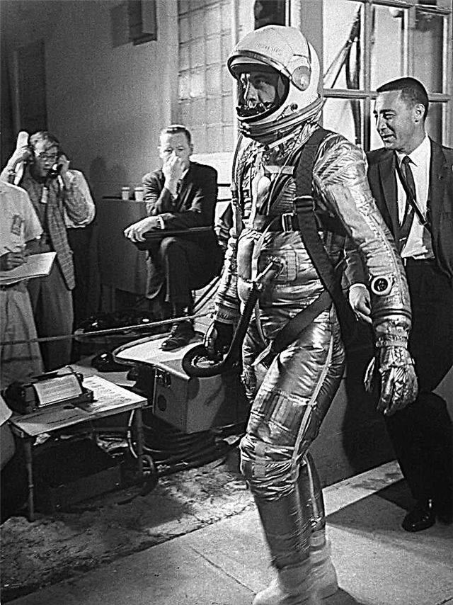 ภาพถ่ายชีวิตที่หายากและไม่ได้เผยแพร่ของเที่ยวบินประวัติศาสตร์ของ Alan Shepard