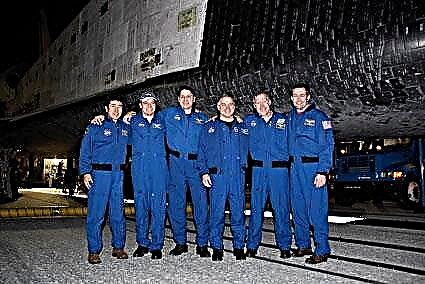 Endeavor and Crew Back Home Safe (Video)