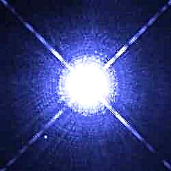 허블에 의해 무게 시리우스의 백색 왜성 동반자