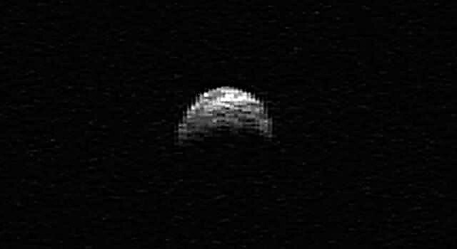 Uitați-vă: Asteroid uriaș să zboare pe pământ în noiembrie