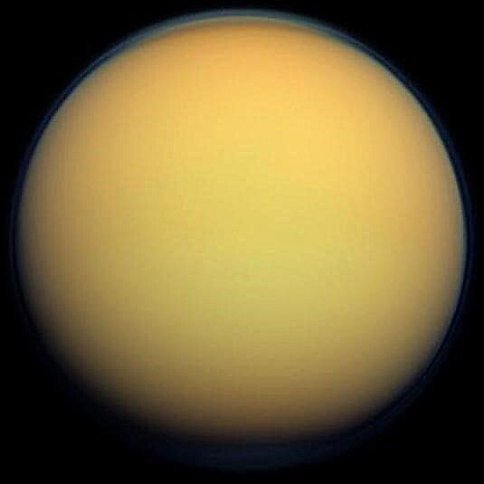Sjöar på Titan kan ha exotiska kristaller kring sina stränder
