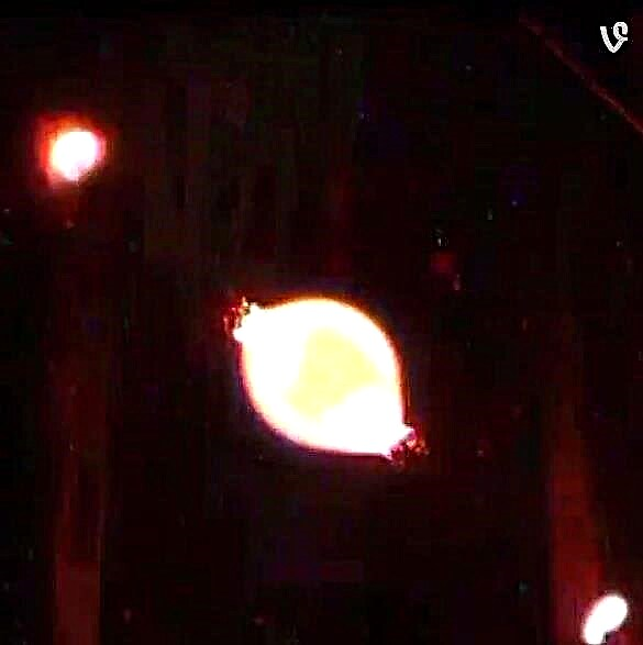 Mire una 'medusa de fuego' creada en la estación espacial internacional