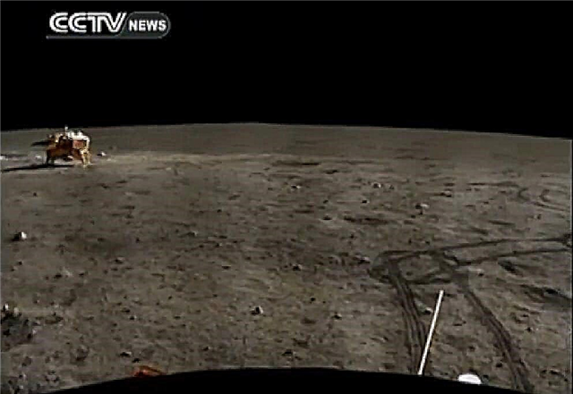 Chinas Yutu Rover lebt noch, heißt es in Berichten, als das Mondpanorama veröffentlicht wurde