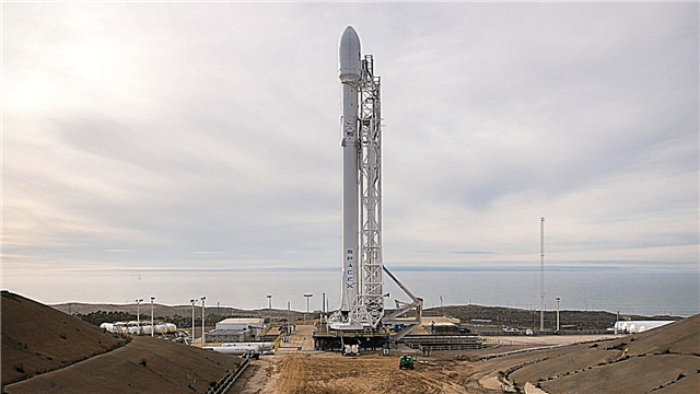 FAA priima avarijų ataskaitą, suteikia „SpaceX“ licenciją „Falcon 9“ „Grįžti į skrydį“