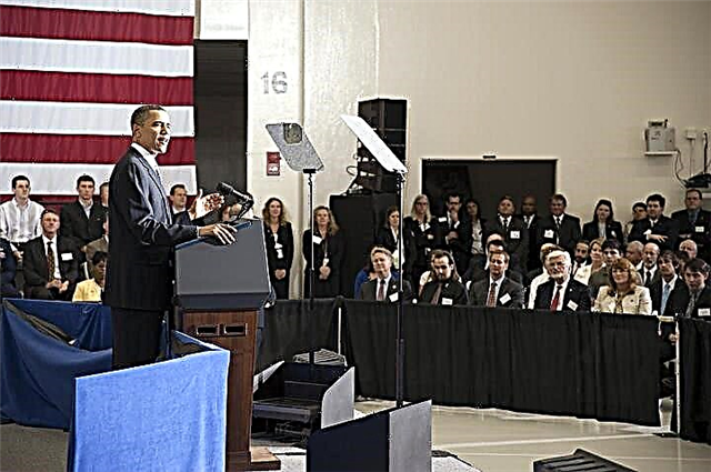 President Obama woont de laatste lancering van Endeavour bij op 29 april