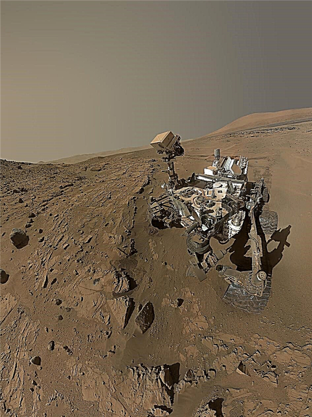 Любопытство знаменует годовщину вехи - 1 марсианский год на Марсе!