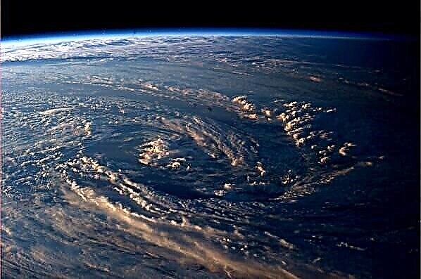 لقطات مذهلة من الفضاء بإذن من ريد وايزمان