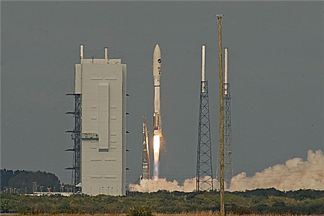 Kolmandal missioonil alustab õhuväe salajane kosmoselennuk X-37B