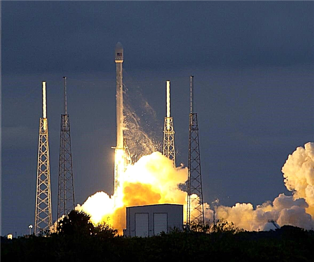 SpaceX เริ่มต้นปี 2014 ด้วยความสำเร็จของ Rocket เอกชนที่น่าทึ่งส่งมอบดาวเทียมไทยสู่วงโคจร - คลังภาพ