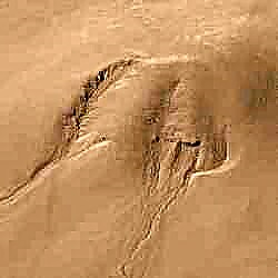 Tal vez el agua no hizo los barrancos en Marte