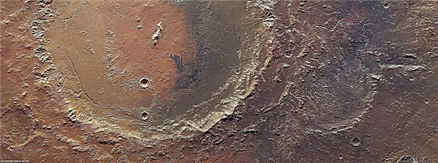 火星急行が火星の湖の景色を提供