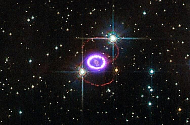 Astronomer fortsetter å se Shockwaves Expand fra Supernova SN1987A, mens de krasjer inn i det omgivende mellomstatene Medium