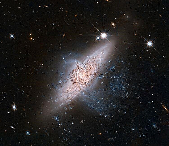 Hubble erfasst "gefälschte" kosmische Kollision