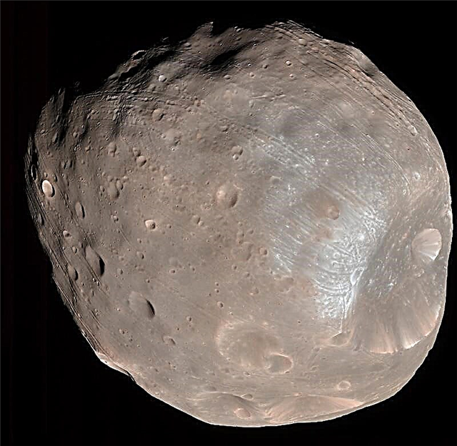 Image étonnante du Phobos de la lune martienne