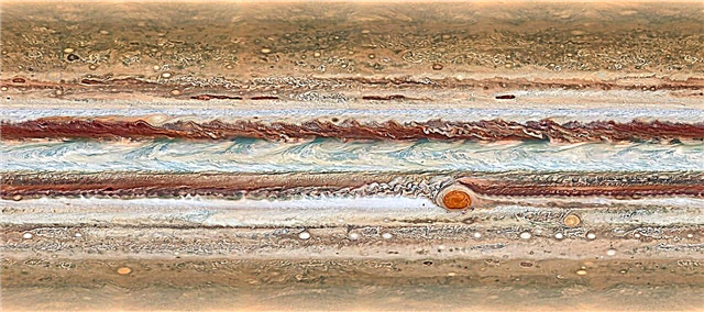 Хаббл видит изменения в красном пятне Юпитера, странные струйки и редкие волны