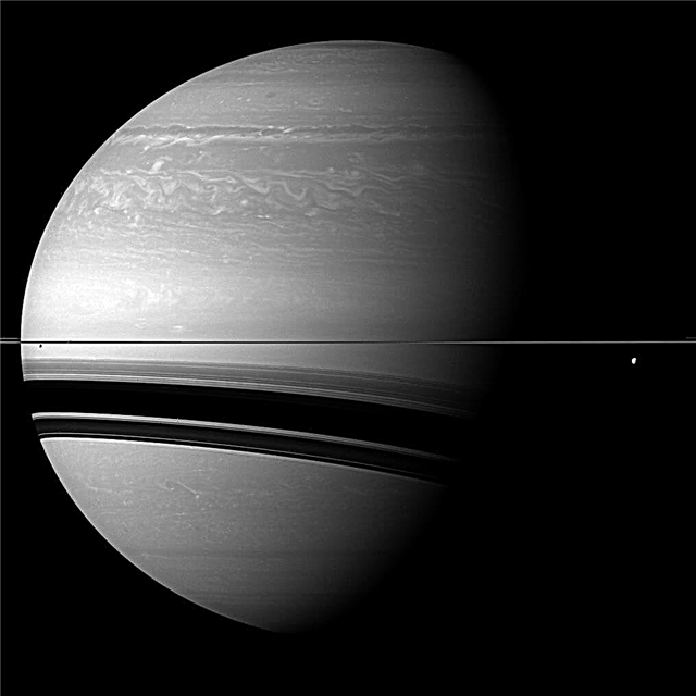Extrêmes dans le système Saturne