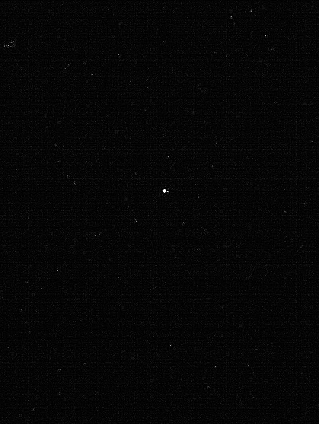 OSIRIS-REx sendet ein Bild von Erde und Mond nach Hause