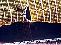 Matriz solar da estação rasga durante a reimplantação