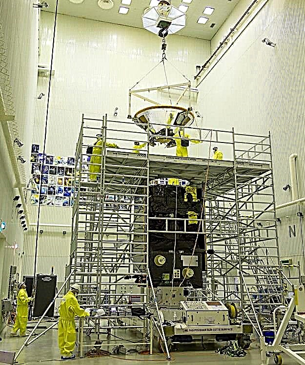 ExoMars 2016 Orbiter und Lander für den Start im März gepaart