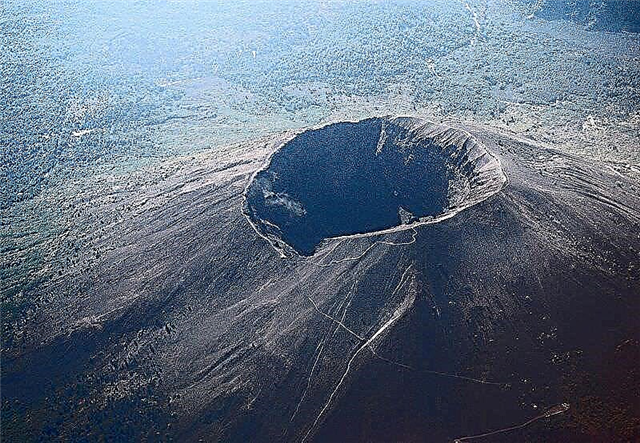 Sự khác biệt giữa núi lửa đang hoạt động và không hoạt động là gì?