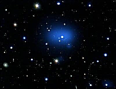 Galaxy Cluster Far, Far Away rompe récord de distancia