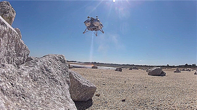 Robot Morpheus Terbang Setinggi Piramida Hebat Sebelum Deking Menyamping Dan Menyentuh Bawah