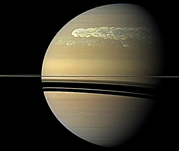 As vistas e os sons da super tempestade de Saturno