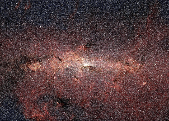 Image étonnante à haute résolution du cœur de la voie lactée, une région avec une formation d'étoiles étonnamment basse par rapport à d'autres galaxies