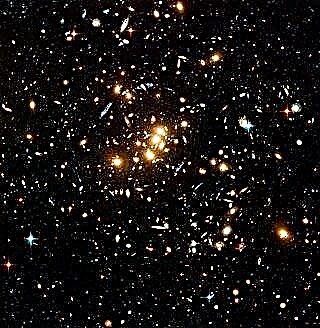 Hat die Dunkle Materie frühe Sterne angetrieben?