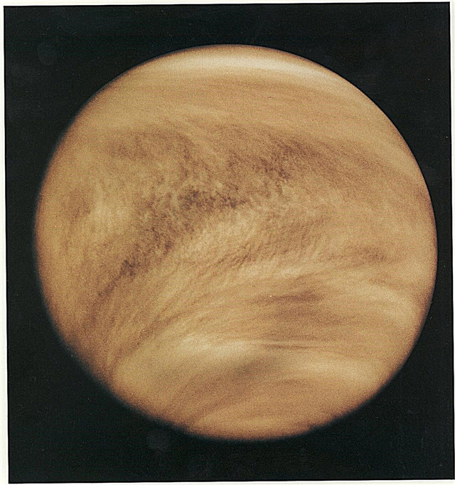 Welche Farbe hat die Venus?