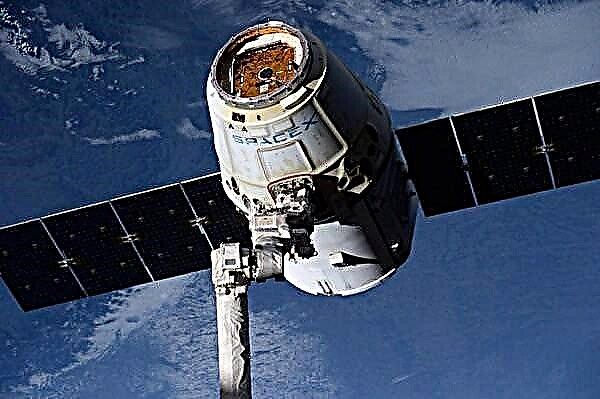 Το SpaceX Dragon αναχωρεί από το διαστημικό σταθμό μετά την παράδοση της επιστήμης και επιστρέφει με το Ocean Splashdown