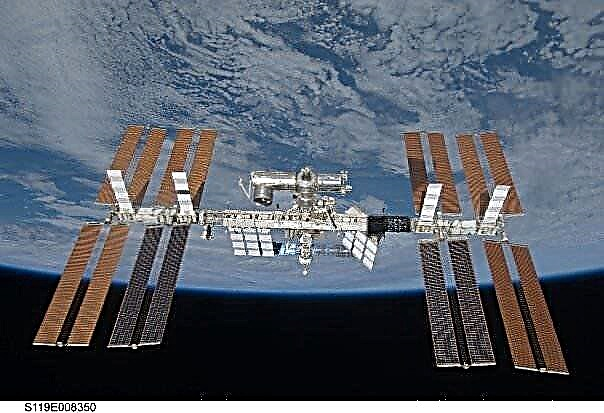 Premières vues de l'ISS à pleine longueur, pleine puissance