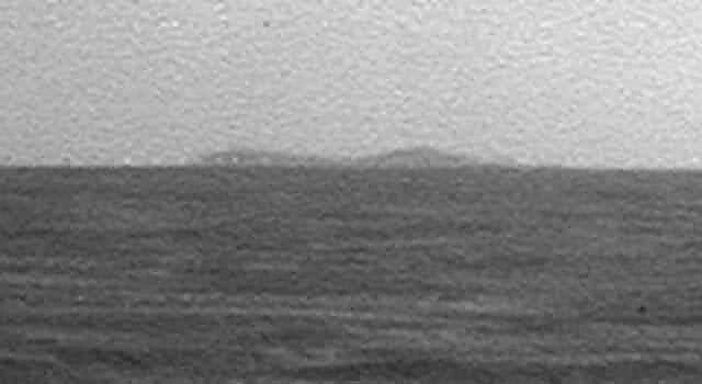 Miệng núi lửa Ahoy! Mars Rover có được cái nhìn đầu tiên về điểm đến xa