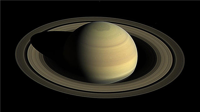 Hoe is het oppervlak van Saturnus?