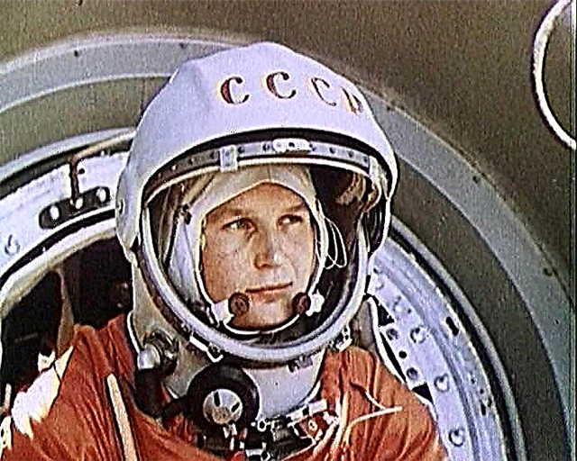우주 비행사 발렌티나 테레시 코바; 우주에서 50 년 전 첫 여자! 화성에 대한 준비-우주 잡지