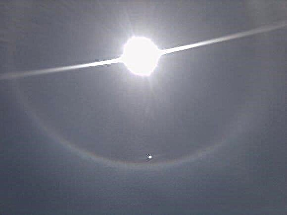 Astrofotos: „Halo“ aplink saulę šiandien Pietų Afrikoje